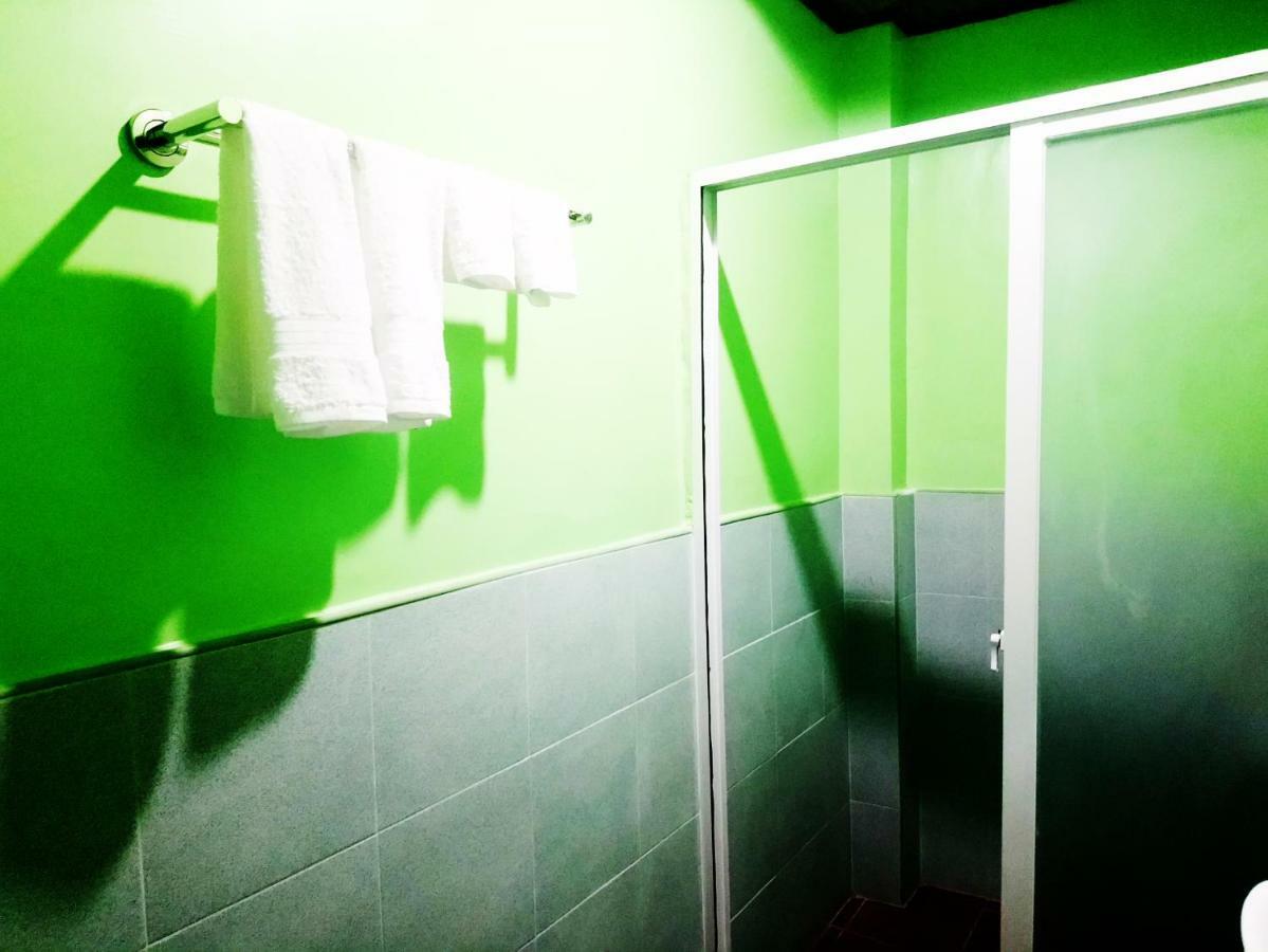 In-N-Out Hostel Siquijor Dış mekan fotoğraf